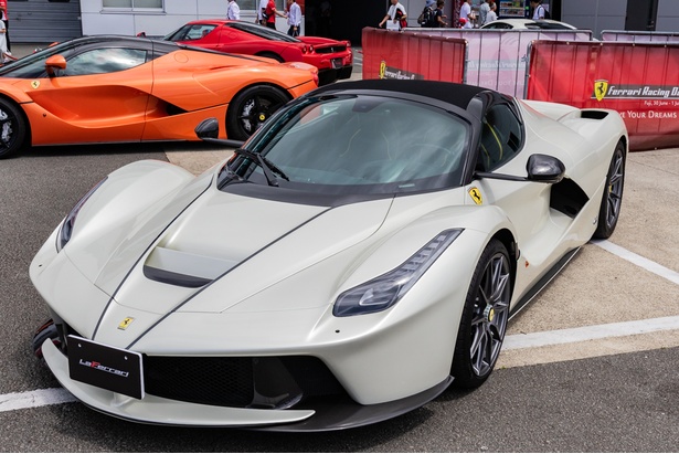 LaFerrariのオープントップバージョンLaFerrari Aperta