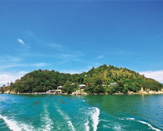 水に囲まれた「神の住む島」へ！琵琶湖クルーズで涼絶景を観にいこう