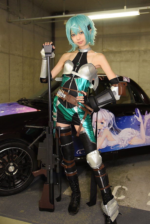 『ソードアート・オンライン』のシノンに扮する東堂ともさん