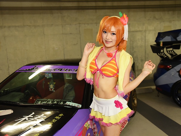 『ラブライブ！』の高坂穂乃果に扮する安西茉莉さん