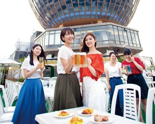 京都タワーを真下から見上げる「京都タワー ビアガーデン2018」京都・京都駅