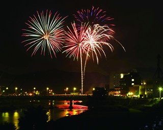ミュージック仕掛け花火とメッセージ花火は必見！岐阜県「平成30年度多治見市制記念花火大会」