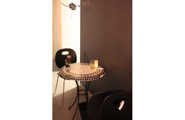 オシャレなカフェテーブルも