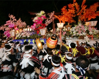 古えより弥彦に伝わる夏の大祭｢弥彦燈籠まつり｣開催