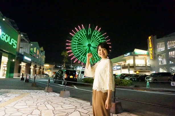 【写真を見る】ホラー観覧車体験前に、「楽しみです！」と張り切る女子大生レポーター