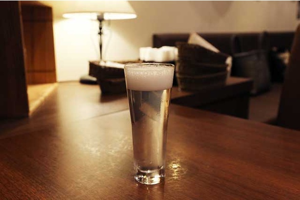 8年前にはすでに構想していたという透明なビール。試飲してみたところ「まだまだビール風味」という感じだが、飲みやすい印象