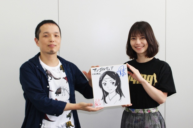 こちらのたかぎ七彦さん描き下ろしイラストとLynnさんのサインが付いた色紙を抽選でプレゼント!応募方法は公式HP・Twitterをご確認ください