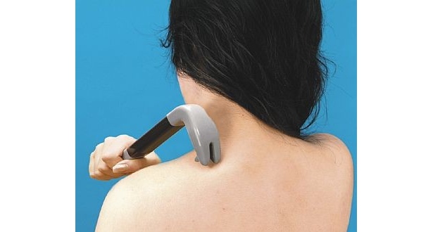 【写真】“バール”でツボ押しするとこんな感じ！