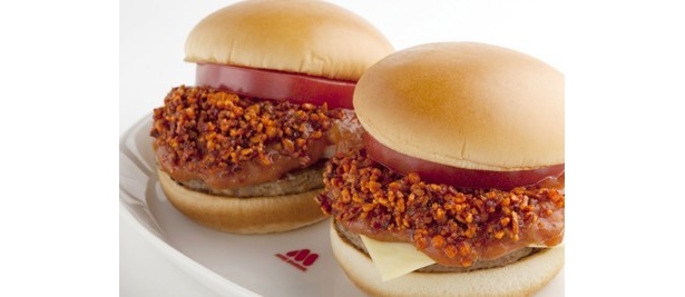 【写真】大ヒット！モスの“食べるラー油バーガー”