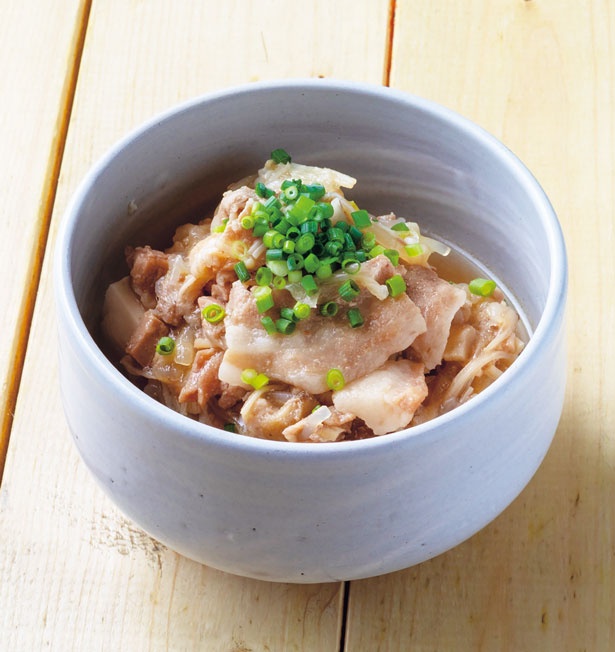 【写真を見る】名物料理 とりあえず肉豆腐(580円)/なんばしょっと？