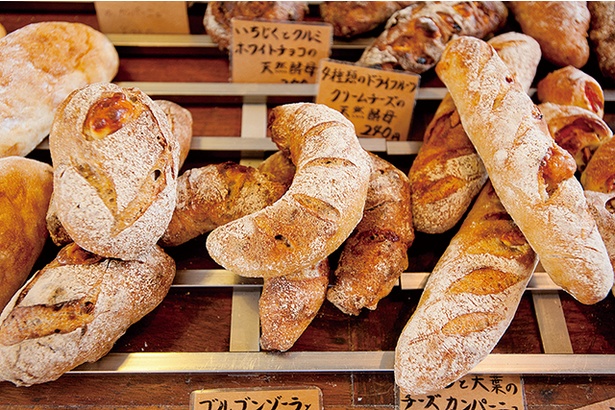 「ベーカリータツヤ」の店主・高嶋さんが得意とするハード系のパンも、ぜひ試してみて