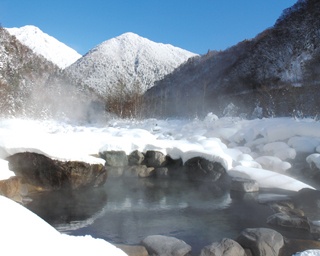 衝撃の美しさ！東海エリアの絶景露天風呂3選