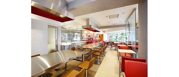 若い女性がターゲットと渡辺社長