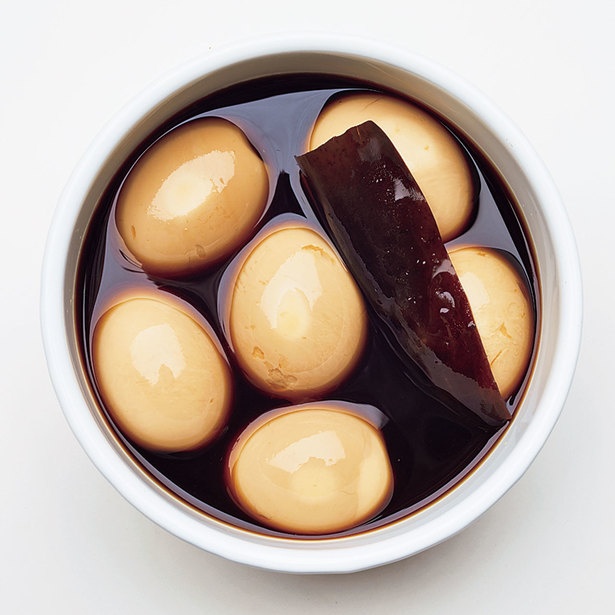【写真を見る】3時間で味のしみた漬け卵に!