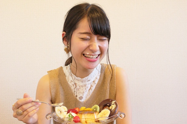 アイスクリ―ムを口元に付けちゃったはるかちゃん。照れ顔もかわいい