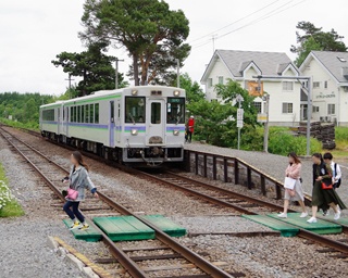 北海道ゆるっと鉄道旅～富良野線3：無人駅から歩いて行けるステキなお店、美馬牛カフェ巡り