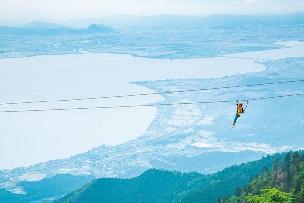 「びわ湖バレイ」で琵琶湖を見下ろす空中散歩で絶叫と絶景を同時に味わおう
