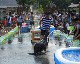 夏限定！東武動物公園で動物たちと触れ合おう