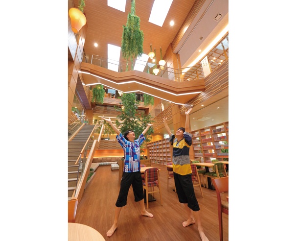 館内は開放感のある空間が多くて快適！
