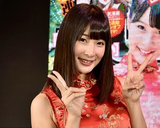 川崎あや 雑誌表紙記念イベント「いろいろな意味でやばい!と表紙が好評です」