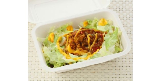 完熟トマト＆スパイスが美味！「にゃらん直伝タコライス」(530円)