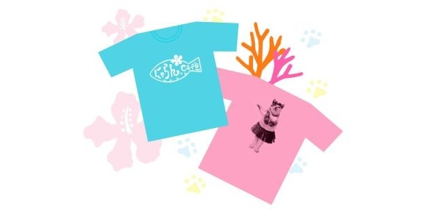 カフェで販売されるオリジナルTシャツ。売上金は、すべてサンゴ礁再生プロジェクトに寄付