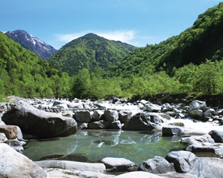 北アルプスの自然に囲まれた絶景露天風呂！＜岐阜＞