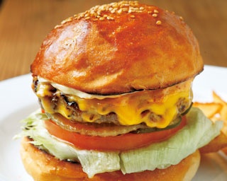 ゴツゴツミンチで旨味を堪能！本町のハンバーガー店「HELLO！NEW DAY」