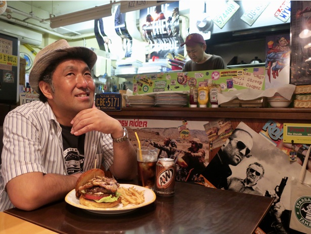 「個人経営のお店のこだわりが詰まったハンバーガーが好きです」（亀田）
