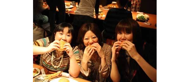 大人気だった「肉汁バーガー」