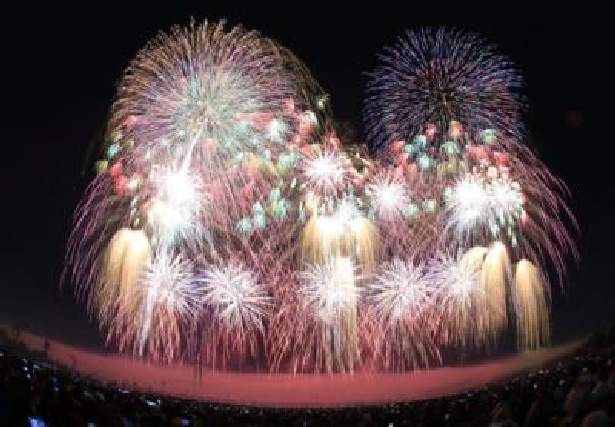 世界初の「観客参加型花火大会」としてグッドデザイン賞を受賞している「NARITA花火大会in印旛沼」