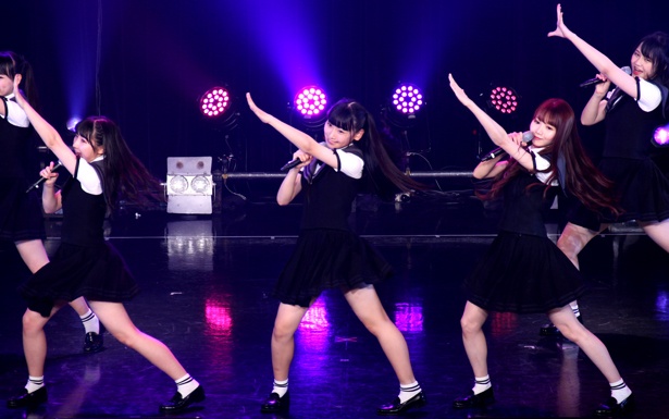 =LOVEが8月3日にHOT STAGEでパフォーマンス