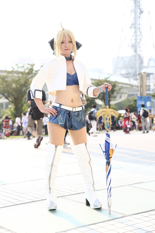 「Fate/stay night」のセイバー TYPE-MOON RACING Ver. に扮した岡崎リオさん