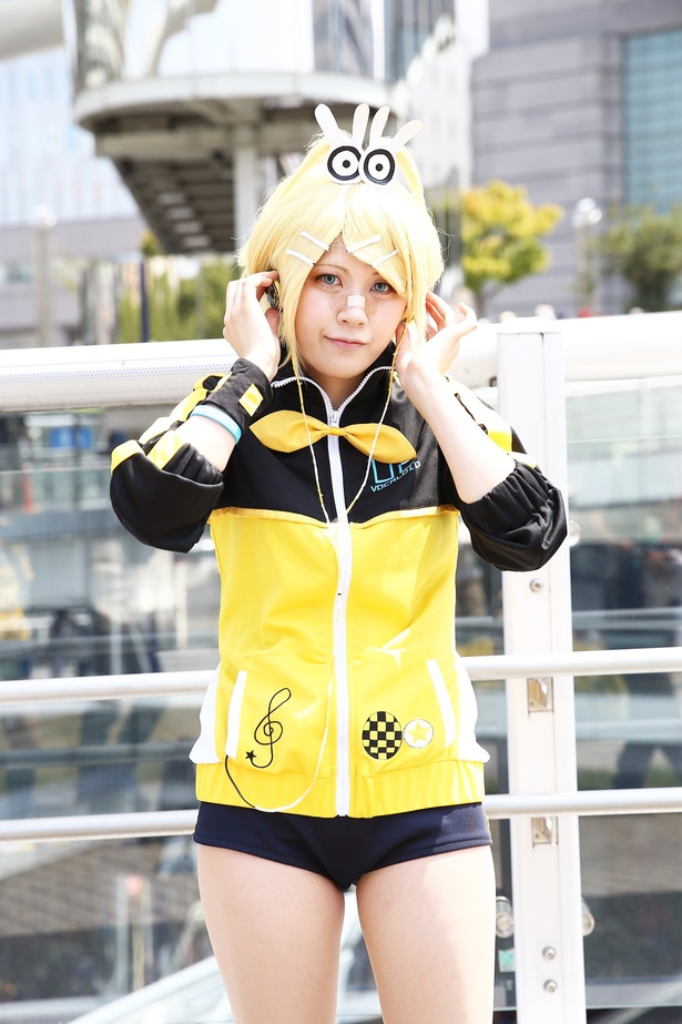 VOCALOIDの鏡音リンに扮した杏子 黎さん