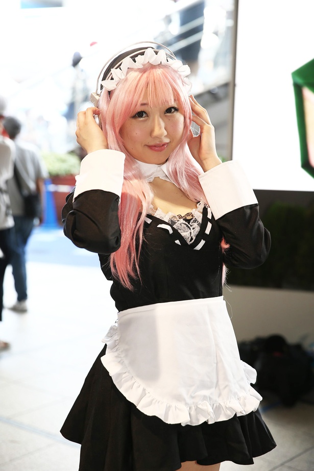 「ニトロプラス」のすーぱーそに子(ゴシックメイド)に扮したはまださん