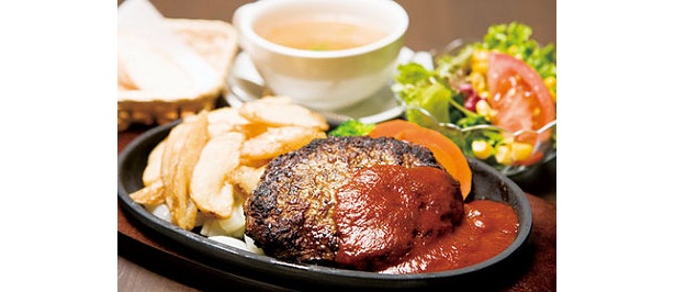 ビーフ100％鉄板ハンバーグ(980円・ランチ)