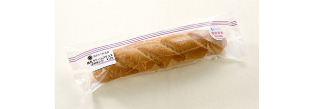 くうちゃんが大好きという練乳クリームフランスに、食物繊維やビタミンB1が豊富な全粒粉を配合した「練乳クリームフランス(全粒粉入り)」は323kcal