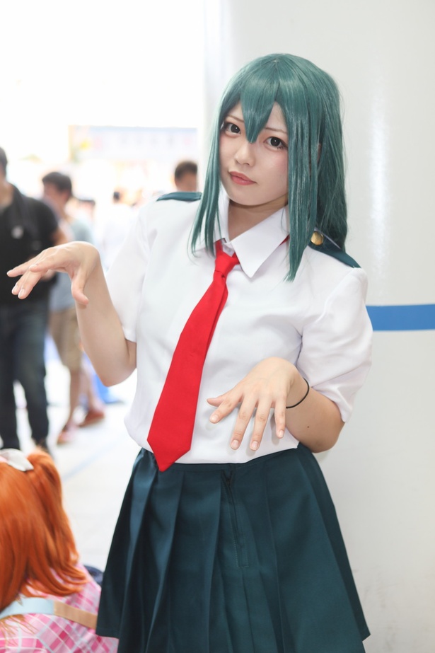 「僕のヒーローアカデミア」の蛙吹梅雨に扮したまみさん