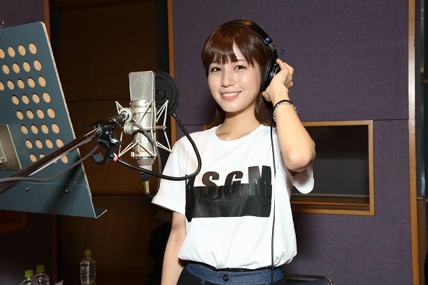 【写真を見る】堤礼実アナ、抜群の歌唱力とリズム感で歌声披露!
