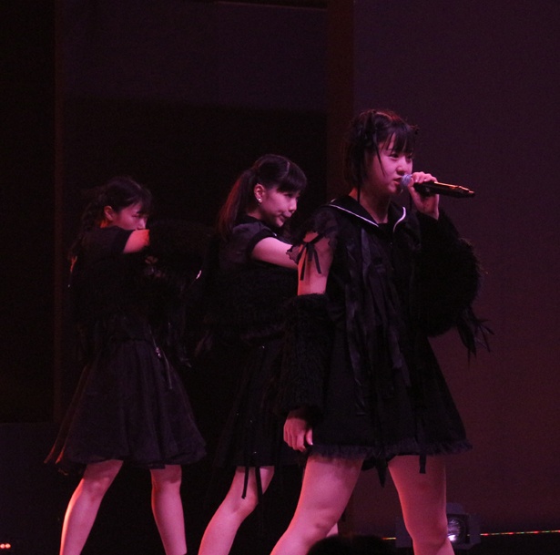 There There Theresのカイ、有坂玲菜、平澤芽衣、朝倉みずほ、小島ノエが8月5日、「TOKYO IDOL FESTIVAL 2018」(8月3日~5日、お台場・青海周辺エリア)のDOLL FACTORYに出演した