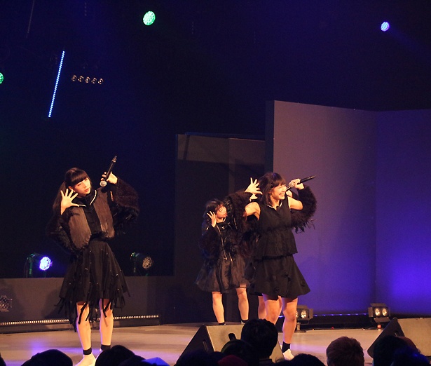 There There Theresのカイ、有坂玲菜、平澤芽衣、朝倉みずほ、小島ノエが8月5日、「TOKYO IDOL FESTIVAL 2018」(8月3日~5日、お台場・青海周辺エリア)のDOLL FACTORYに出演した