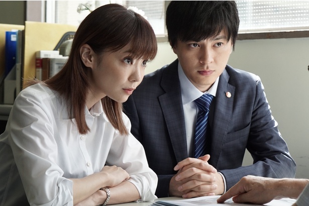 【写真を見る】第5話では、60年前の殺人事件を巡る謎を解き明かす!