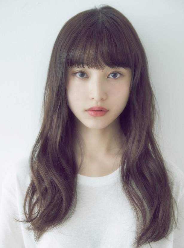 山田愛奈は、映画「感情のない海」に登場する美和役