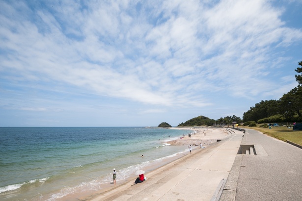 夏休みにおすすめ プール 温泉ありで1日遊べる 福岡 休暇村志賀島 海水浴場 ウォーカープラス