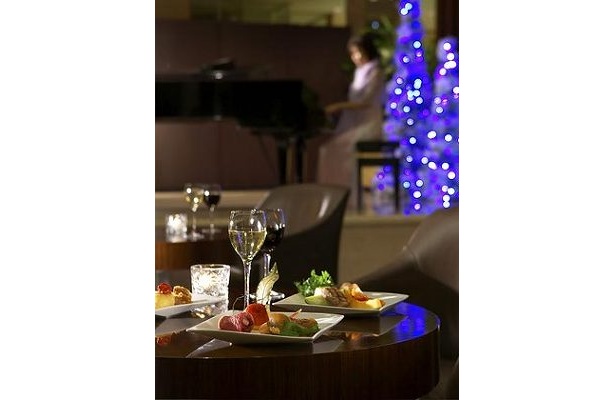 洋食ブッフェやジャズライブでクリスマスムード満点