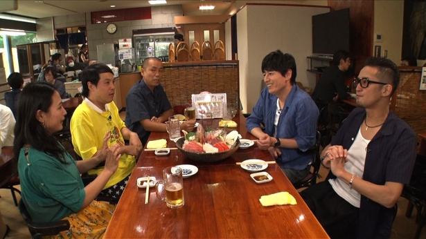 タカアンドトシの案内で松岡昌宏&博多大吉が川村ゆきえを連れて、すすきのを飲み歩き