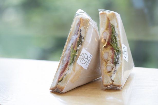 竹本のサンドイッチ300円。海老天とクラブハウスサンドどっちが好み？