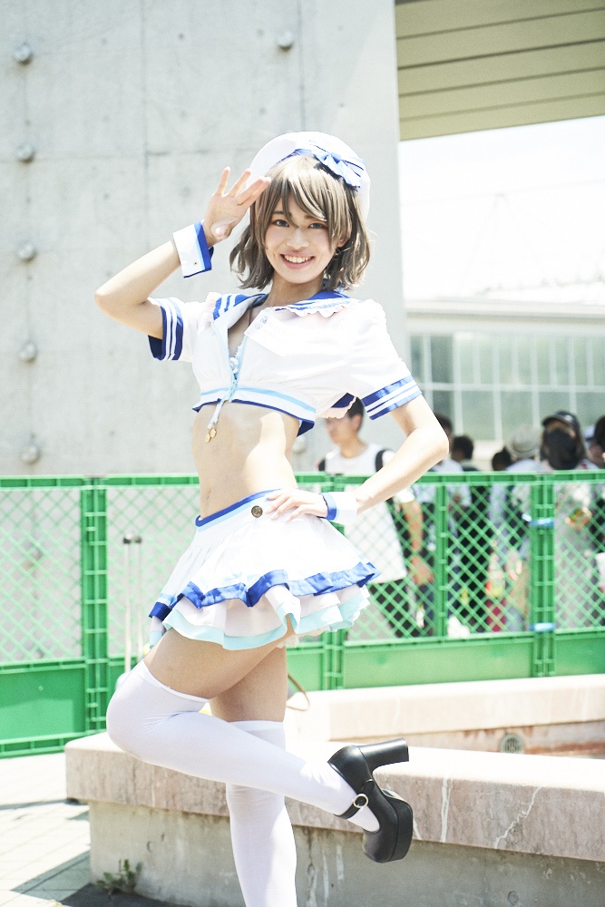 「ラブライブ!サンシャイン!!」の渡辺曜に扮した、藤田いろはさん(@irohairo1151)