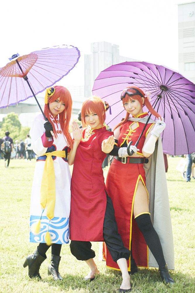 「銀魂」の神楽に扮した、しほみんさん(@shihomi1129)、あまのっちさん(@amanooooooooooo)、ちぇるこさん(@reicheru219)