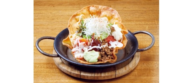 TEX-MEX焼ラーメン(880円)／GARLIC SAUCE
